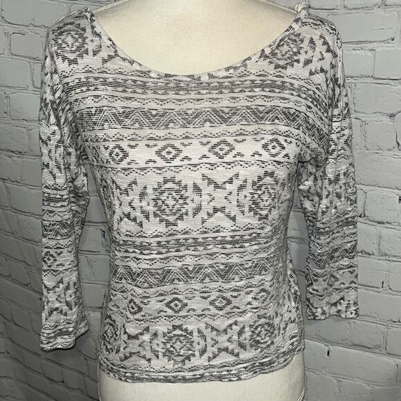 Black and White Aztec Long Sleeve Top - S - Picture 1 of 4